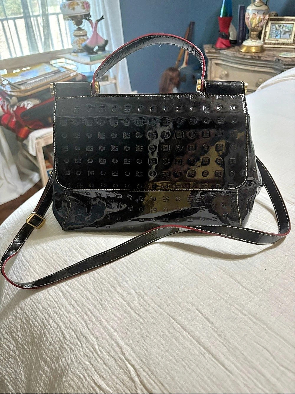 Arcadia Marilena Glossy Satchel in Black